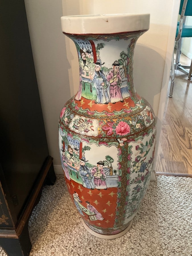 Oriental vase(24.25in.tall): Oriental vase(24.25in.tall)