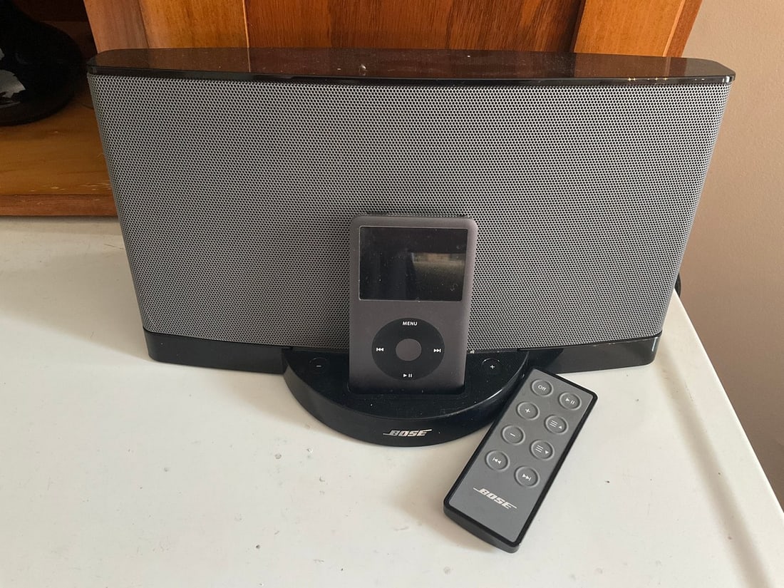 Bose speaker with remote and iPod(160GB) (1 of 1)