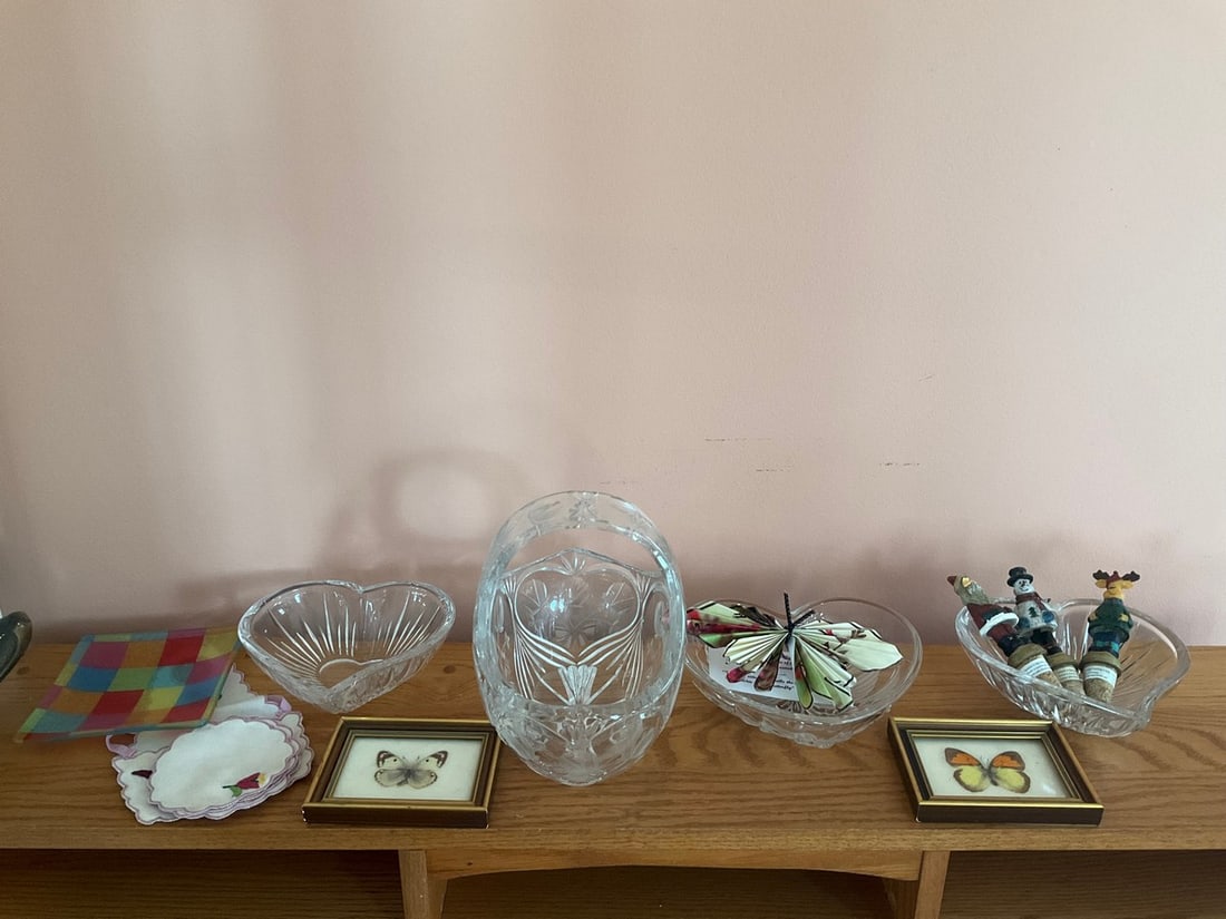 Framed butterflies, heart shaped bowls, and more(tallest 8in.): Framed butterflies, heart shaped bowls, and more(tallest 8in.)