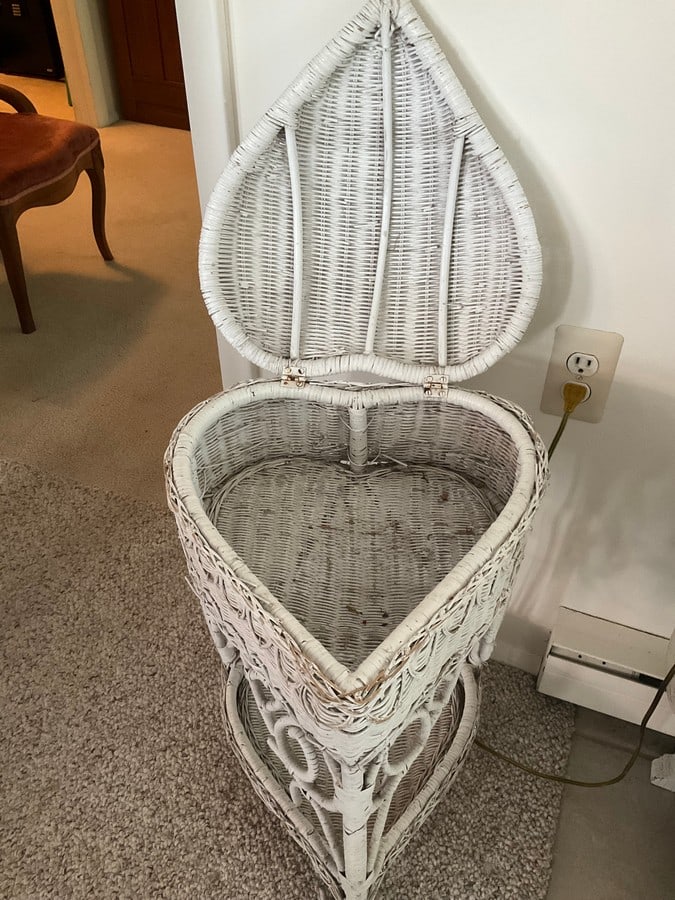 Wicker heart shaped stand(25in.tall) (1 of 1)