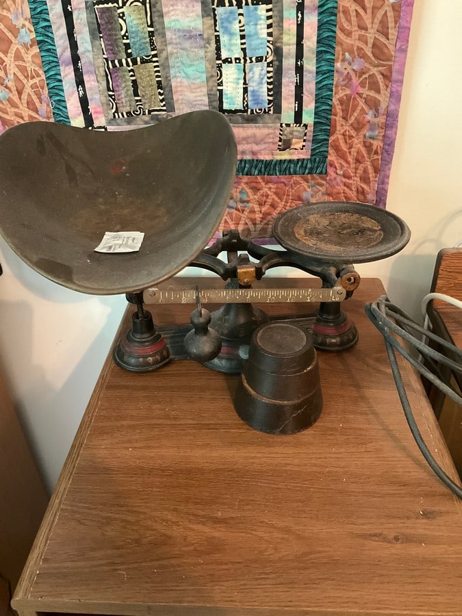 Cast iron 15lb.scale with weights (1 of 1)