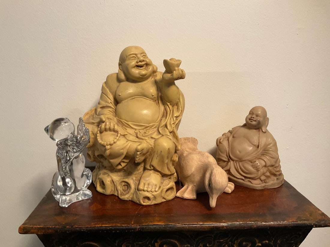 Decorative statues(6.75in.tallest): Decorative statues(6.75in.tallest)