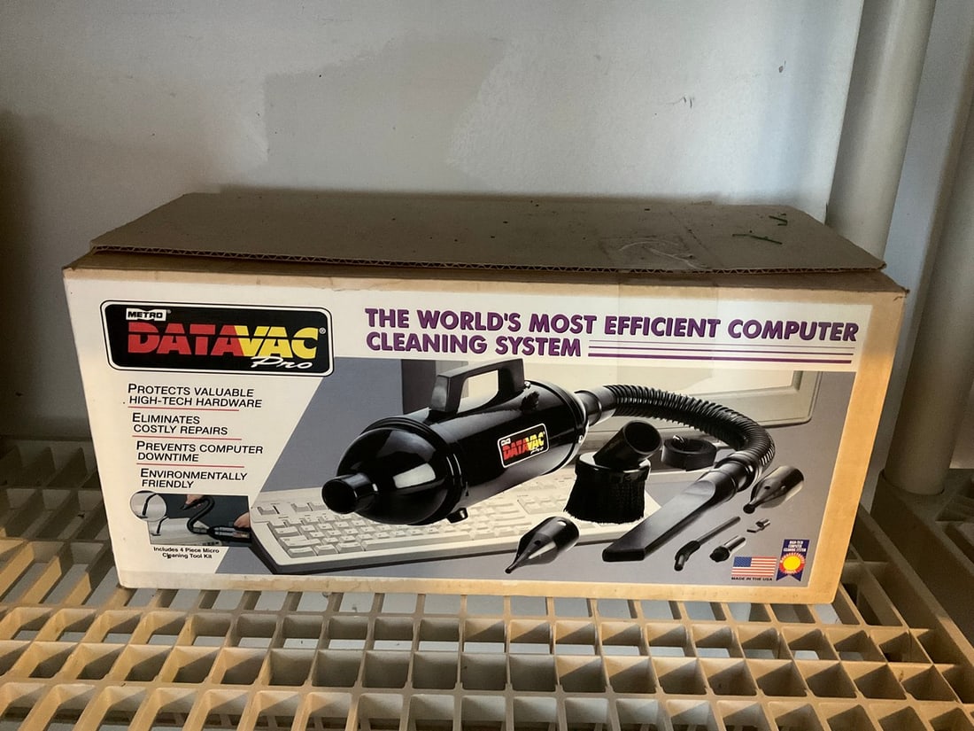 Datavac pro computer cleaning system (1 of 1)