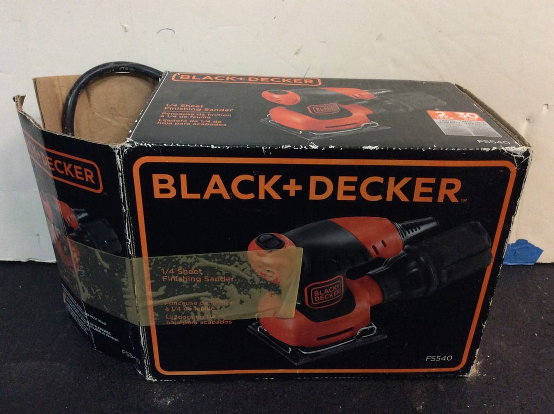 Black & Decker 1/4 sheet finishing sander (1 of 1)
