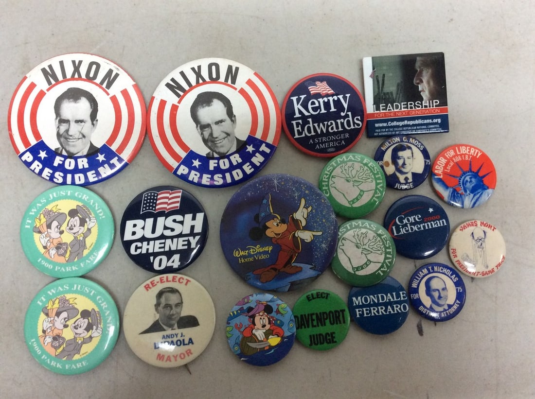 Vintage political pins(Nixon, Bush, Davenport, and more): Vintage political pins(Nixon, Bush, Davenport, and more)