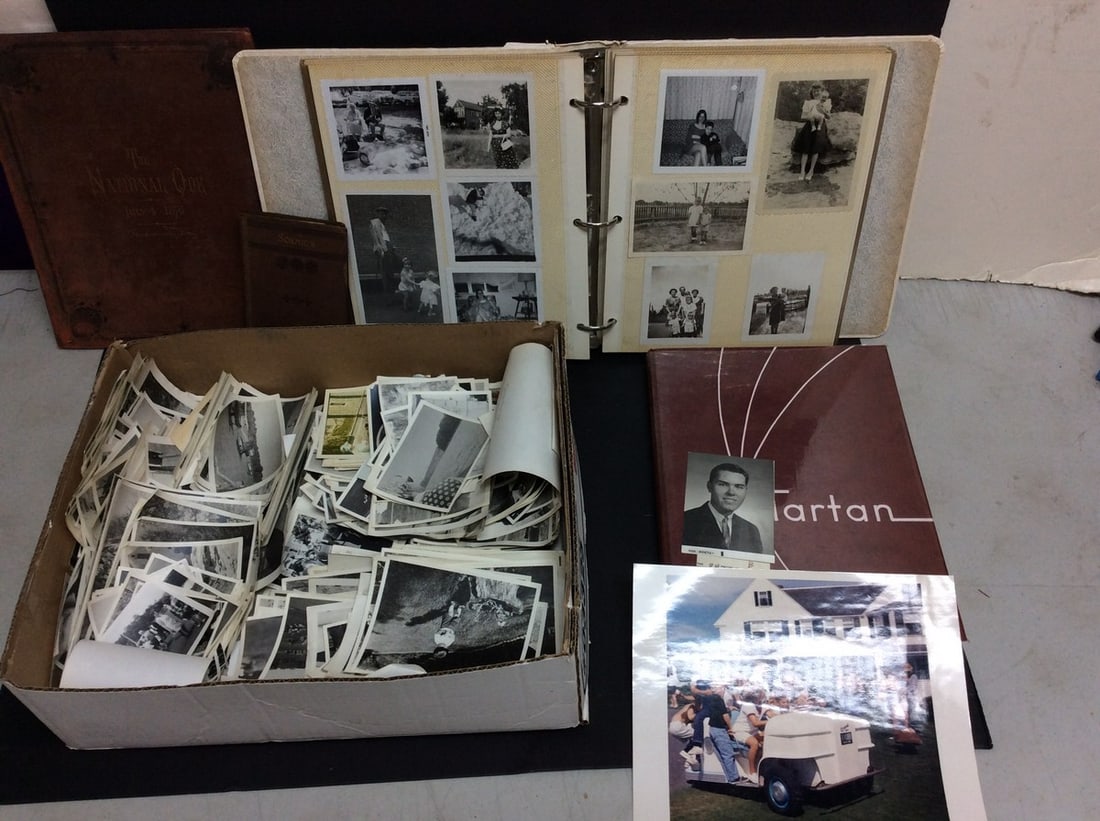 Vintage black and white photographs and photo albums: Vintage black and white photographs and photo albums