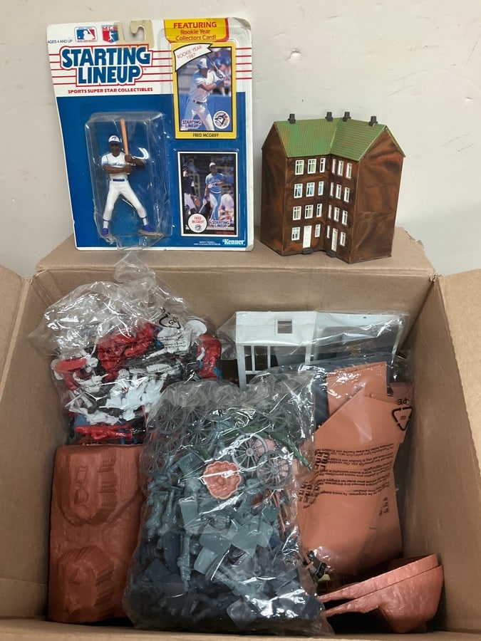 Starting Lineup Action Figure and Vintage Building Kits (1 of 1)