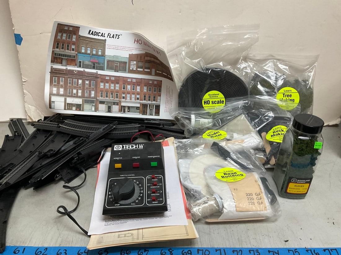 Woodland Scenics Building Accessories, Train Tracks, Tech 11 Loco Motion 2500 (1 of 1)