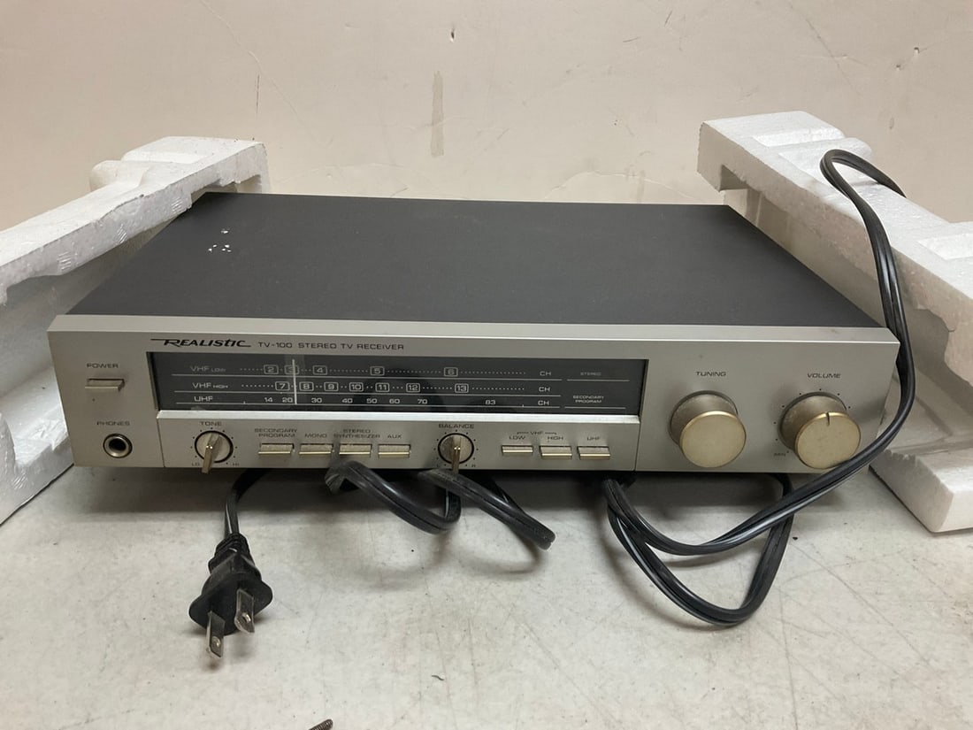 Realistic Stereo TV Receiver (TV-100) (1 of 1)