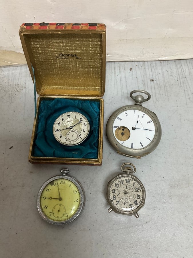 Vintage stopwatches (2.75in.largest) (1 of 1)