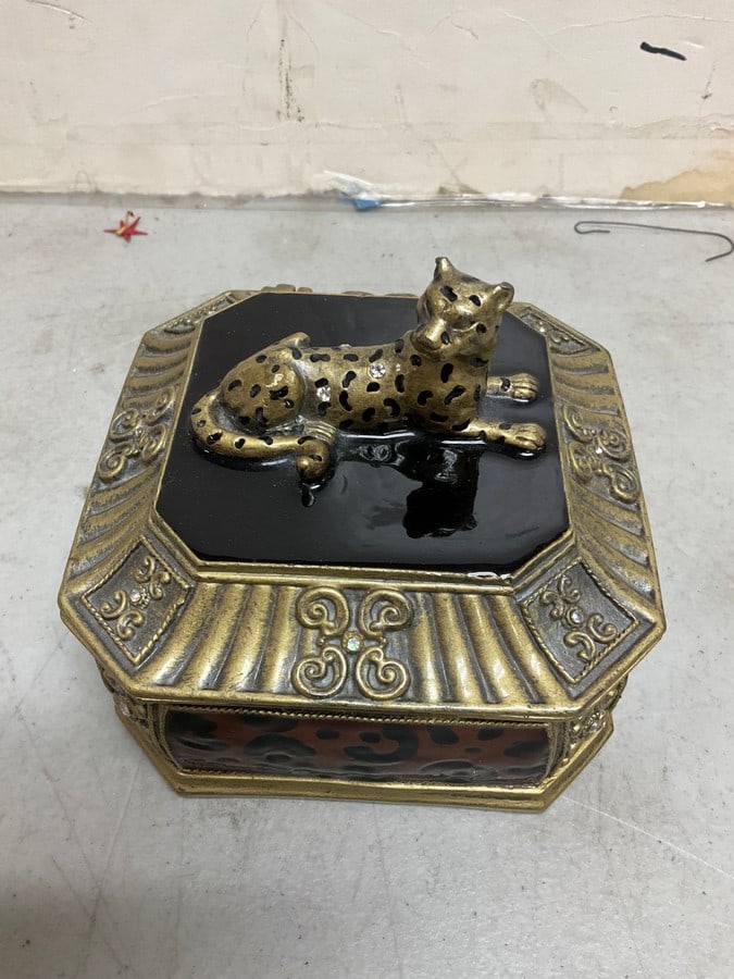 Decorative organizer box with mirror(4.5in.tall) (1 of 1)