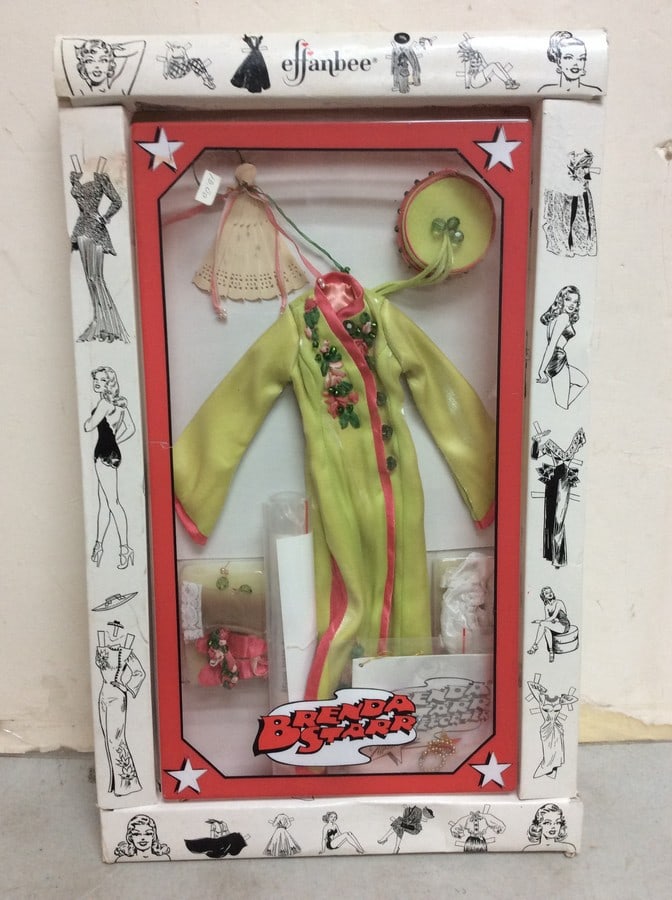 Brenda Starr Effanbee Outfit/Accessories (1 of 1)