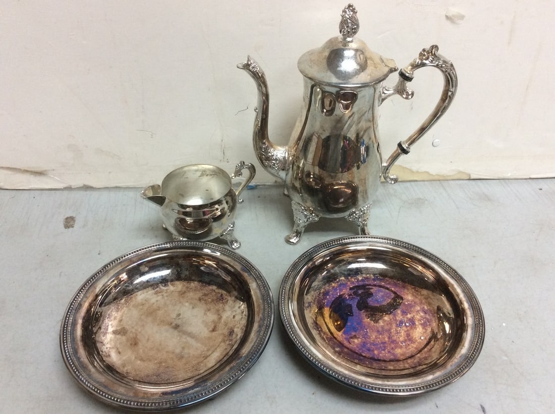 Oneida Serving Dishes, Silver Pot and Pitcher(Tallest - 10.25in): Oneida Serving Dishes, Silver Pot and Pitcher(Tallest - 10.25in)