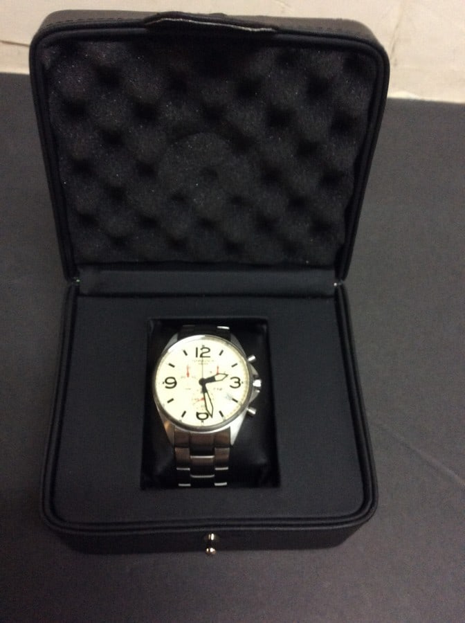 Torgoen T16 Pilot Chronograph WR10ATM (1 of 2)