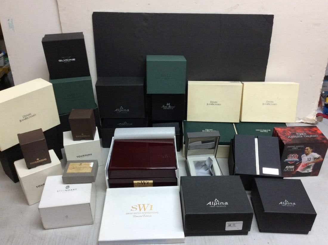 Empty watch boxes (1 of 1)