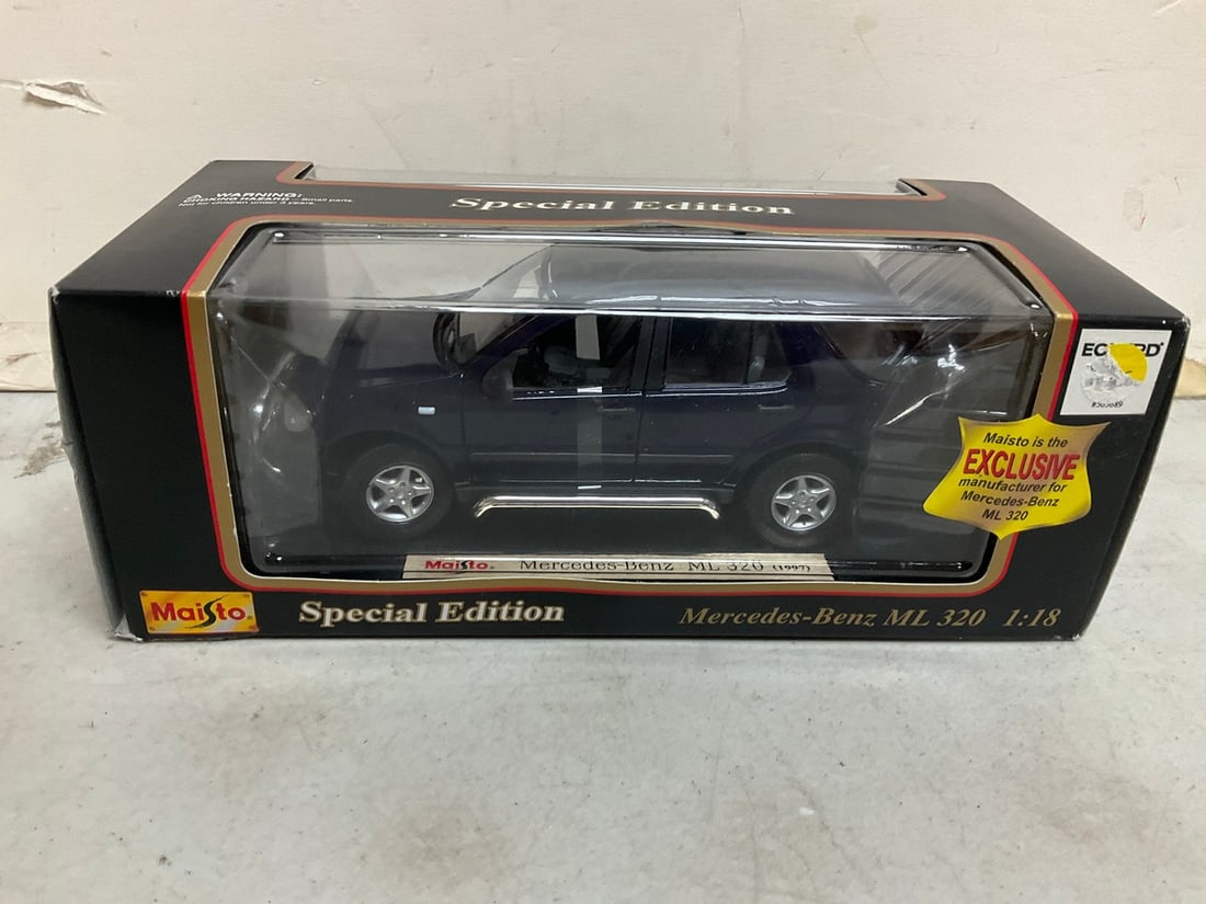 Mercedes Benz ML 320 (1997) Car Model (1 of 1)