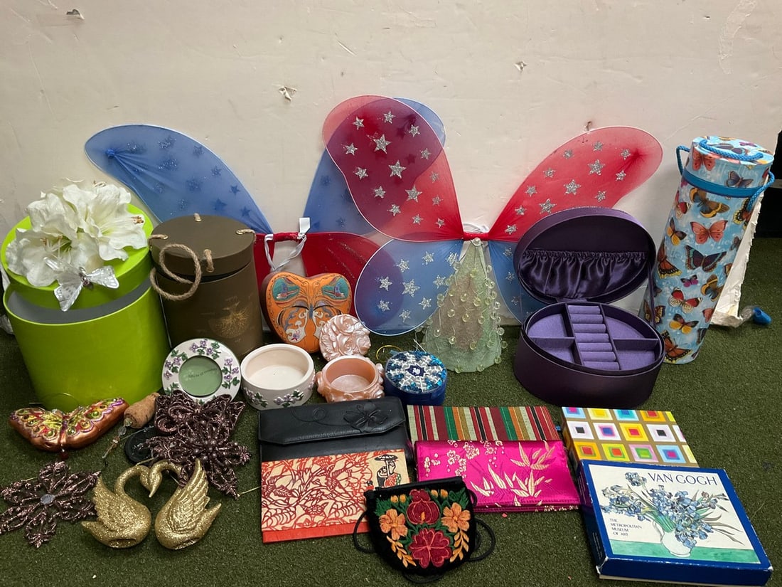 Empty Decorative Boxes(Tallest - 13in), Jewelery Box, Handbags, Ornaments, Ceramic Jar w/ Lid and: Empty Decorative Boxes(Tallest - 13in), Jewelery Box, Handbags, Ornaments, Ceramic Jar w/ Lid and more