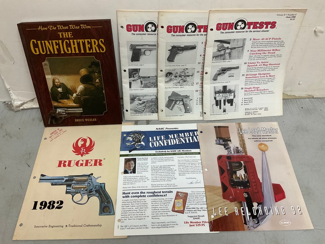 The Gun Fighters Book and Gun Magiznes: The Gun Fighters Book and Gun Magiznes