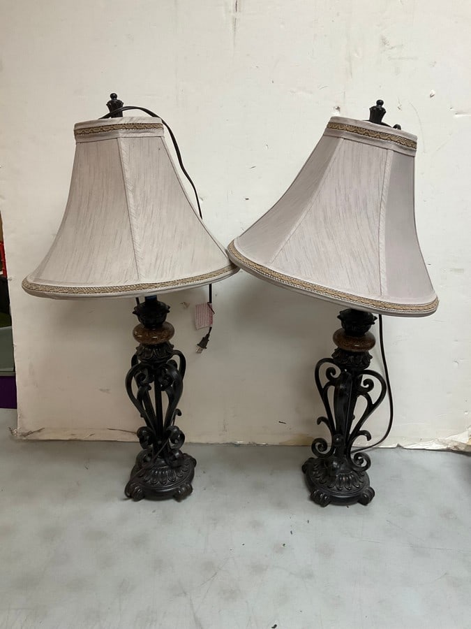 cast iron end table lamps 33in tall (1 of 1)