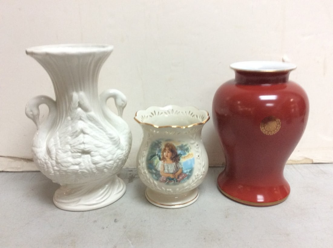 Various Decorative Vases(Estee Lauder, Lenox, and more) Tallest - 12in: Various Decorative Vases(Estee Lauder, Lenox, and more) Tallest - 12in