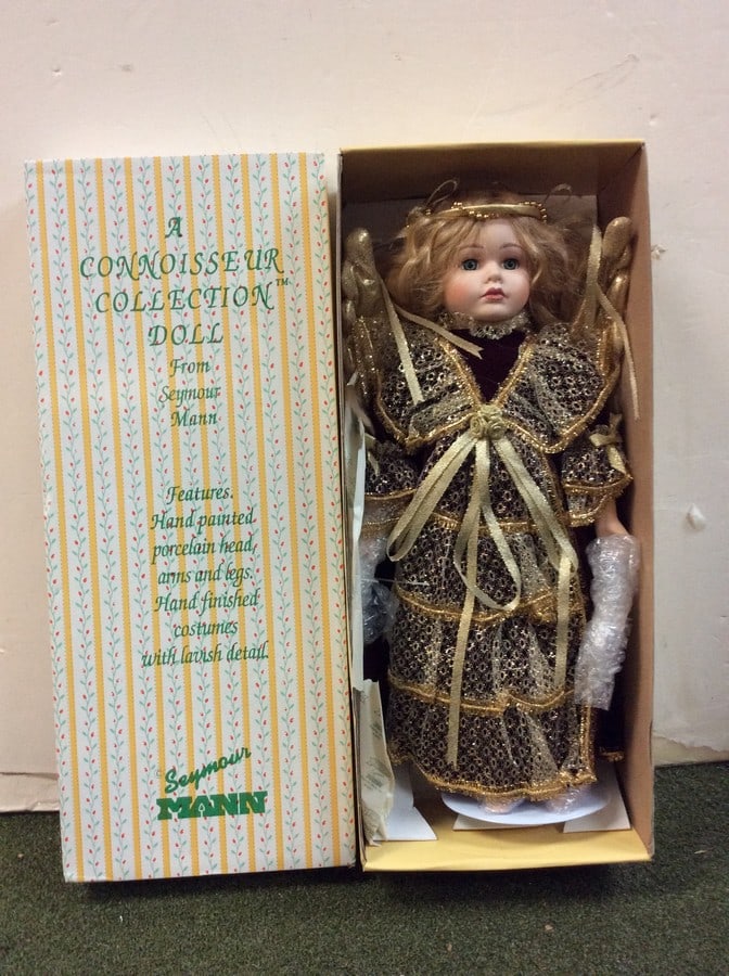A Connoisseur Collection Doll from Seymour Mann: A Connoisseur Collection Doll from Seymour Mann