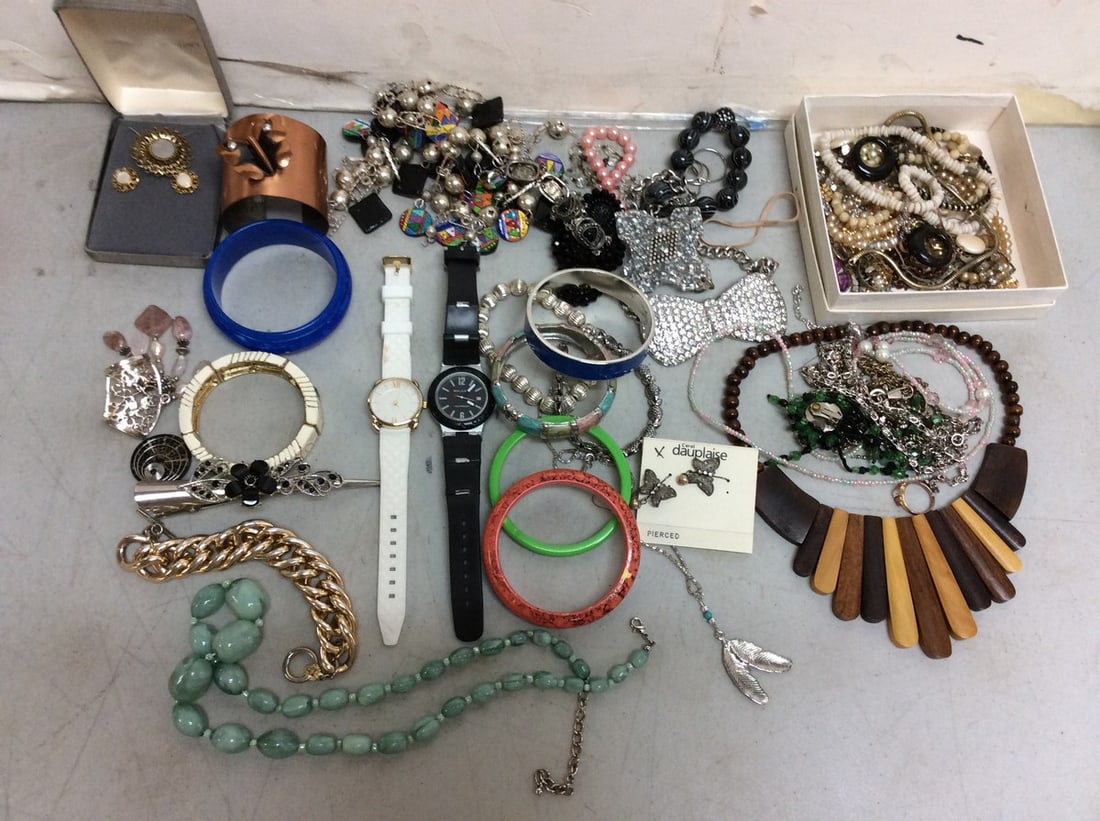 Various Costume Jewelery (Necklaces, Bracelets, Watches) (1 of 1)