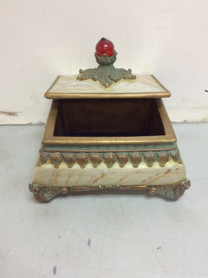 Vintage Jewelry Trinket Box with Red Jewel (7inx8.25inx6.25in): Vintage Jewelry Trinket Box with Red Jewel (7inx8.25inx6.25in)