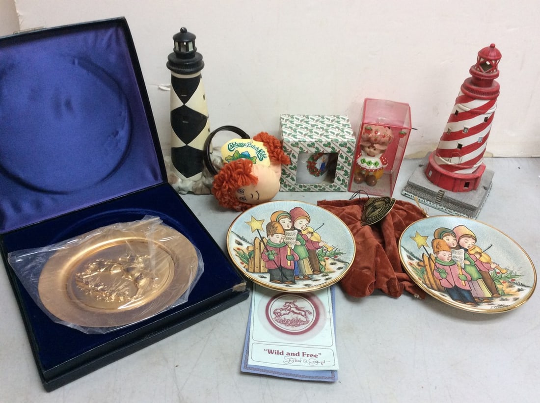 Christmas Ornaments, Cabbage Patch Kids Earmuffs, Lefton Lighthouse Decor, Christmas Plates and more: Christmas Ornaments, Cabbage Patch Kids Earmuffs, Lefton Lighthouse Decor, Christmas Plates and more (Tallest - 11in)