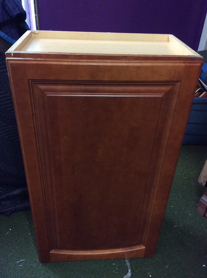 Small wooden cabinet with shelves inside(13in.x21in.x36in.): Small wooden cabinet with shelves inside(13in.x21in.x36in.)