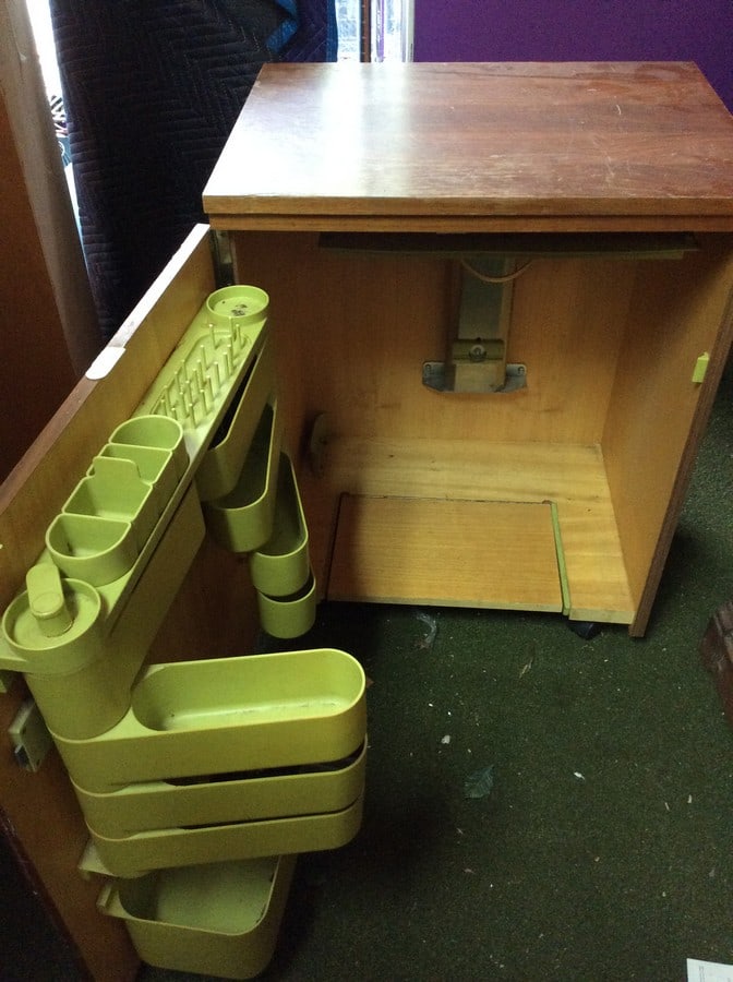 Wooden sewing cabinet work station(24.5in.x18.5in.x30in.): Wooden sewing cabinet work station(24.5in.x18.5in.x30in.)