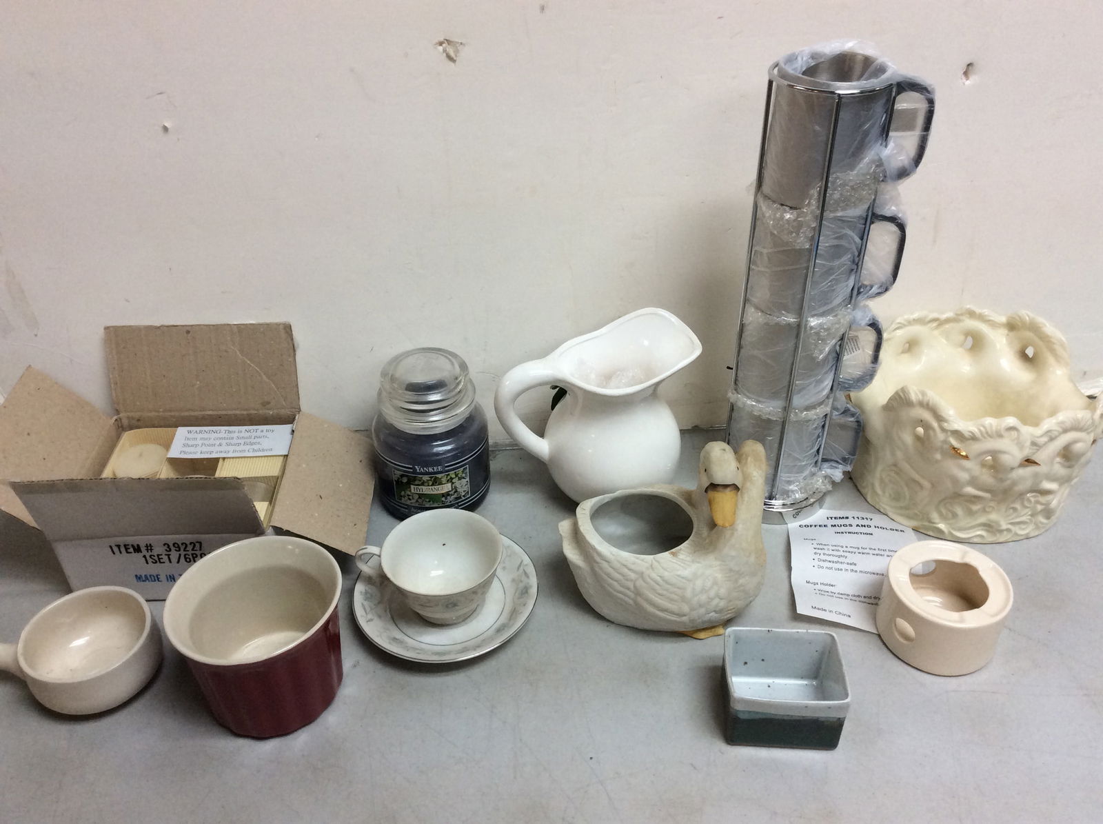 (Yankee Candle,Various ceramics, and more(Holland Mold ceramic, English Garden,etc.-15in. tallest) (1 of 1)