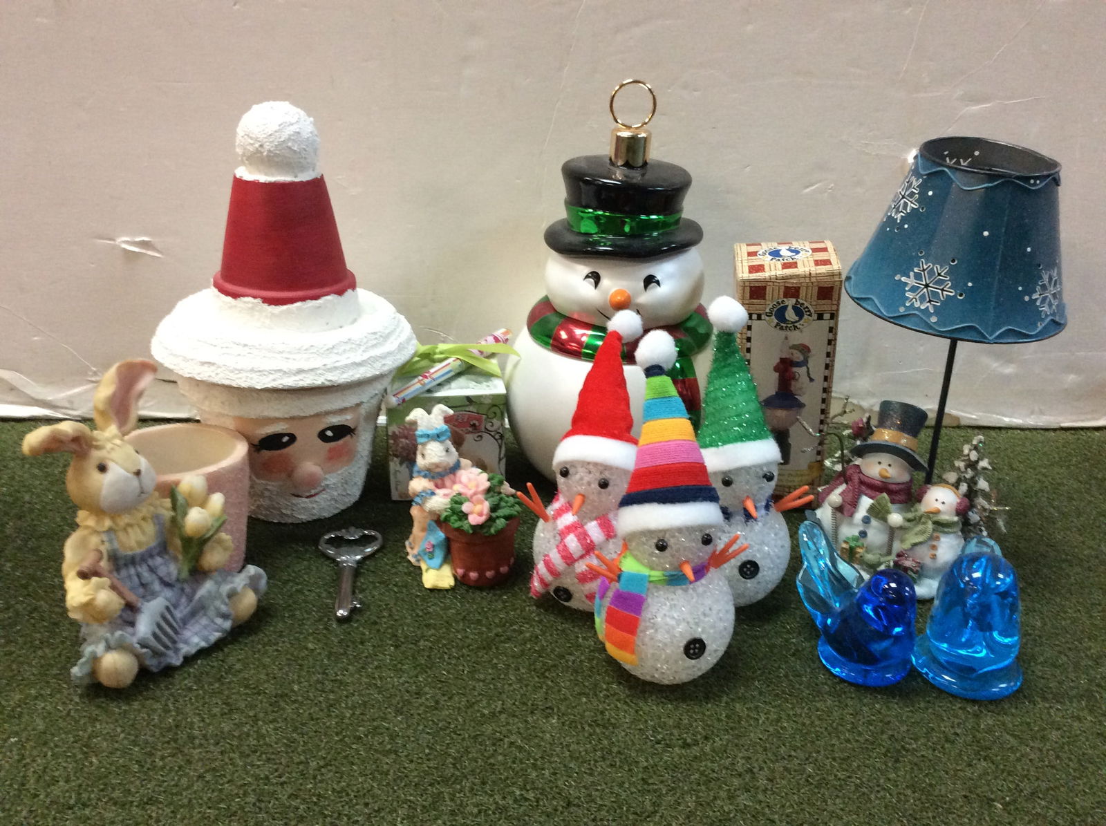 Snowman Cookie Jar(11.5in)Christmas Decor, Decorative Ceramics, Glass Birds and more (1 of 1)