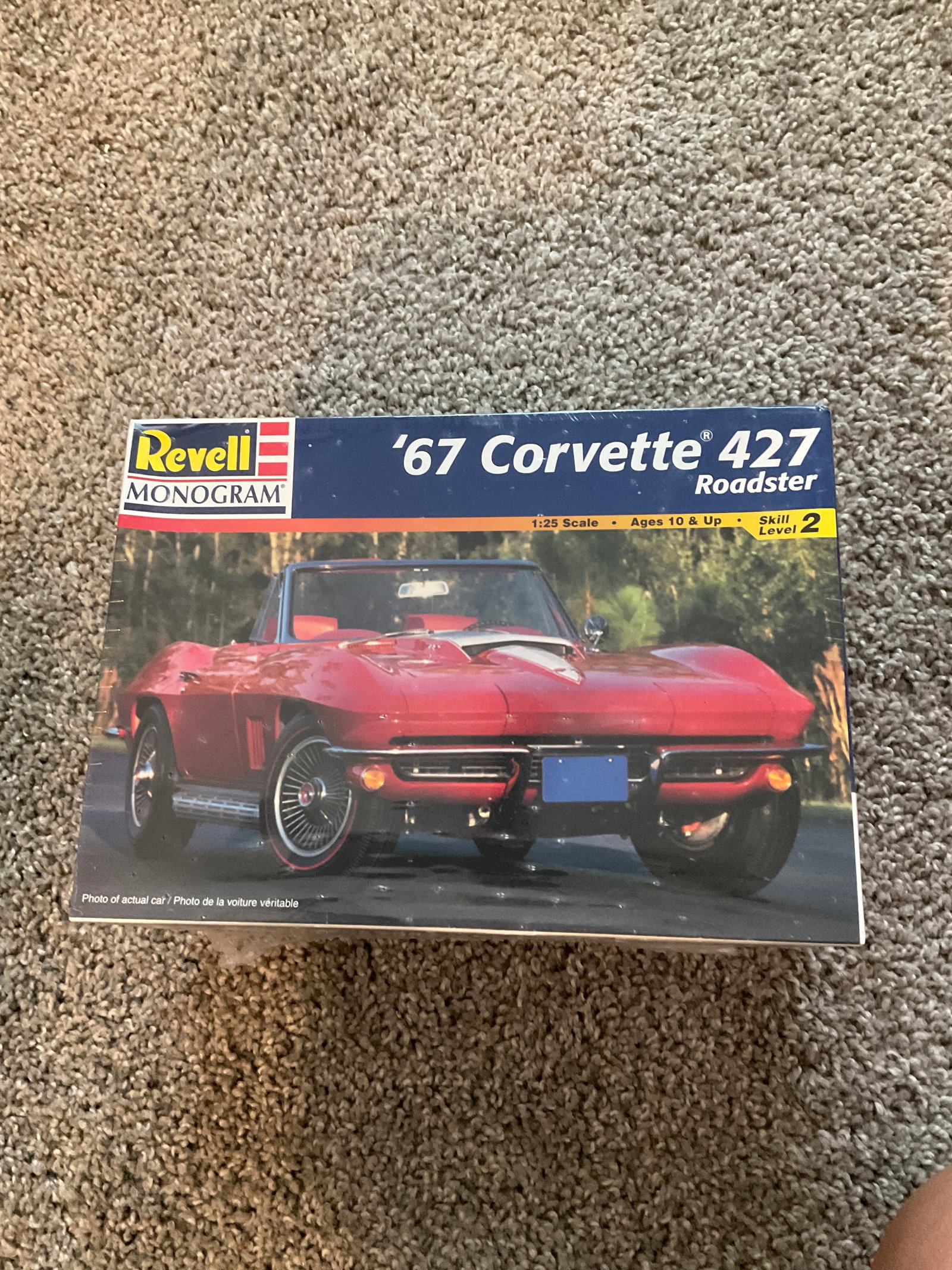 Revell Monogram 67 Corvette 427 roadster 1/25 scale sealed: Revell Monogram 67 Corvette 427 roadster 1/25 scale sealed