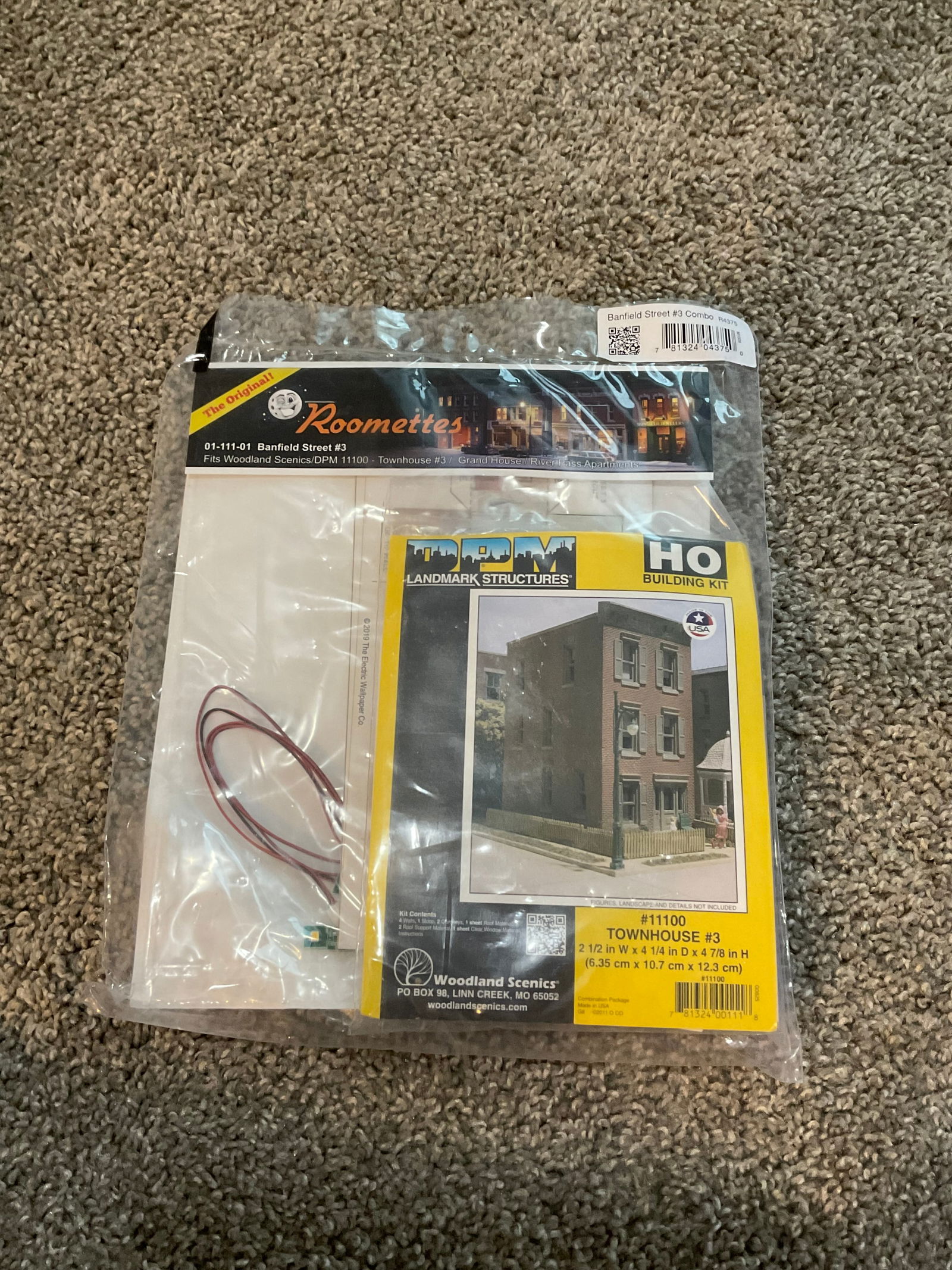 DPM Landmark Structure HO scale model Townhouse new in package (1 of 1)