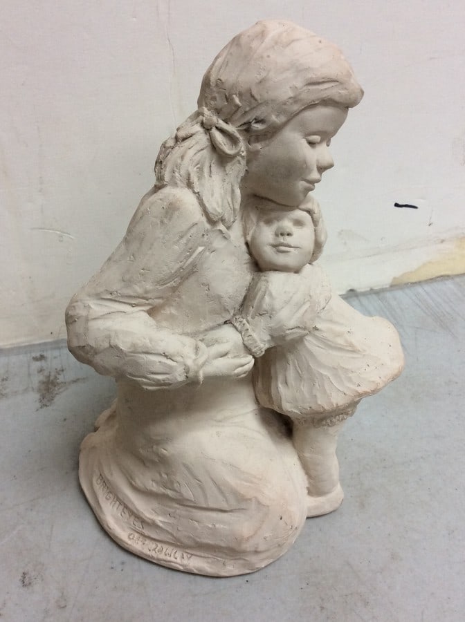 Vintage Austin prod. galleries sculpture Bright Eyes Crowley Mother and child (1 of 1)