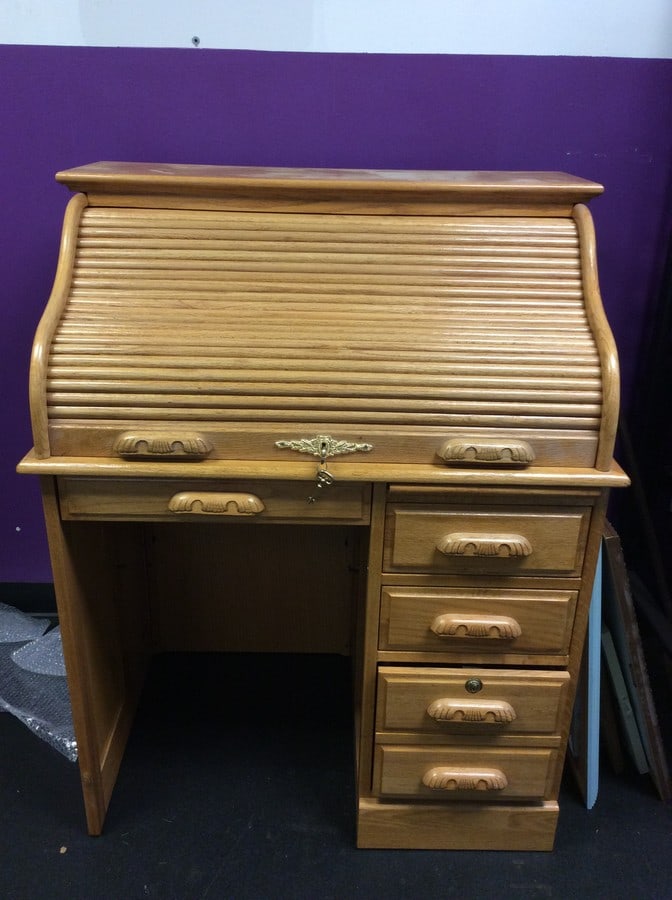 Roll top desk(36in.x24in.x45in.): Roll top desk(36in.x24in.x45in.)