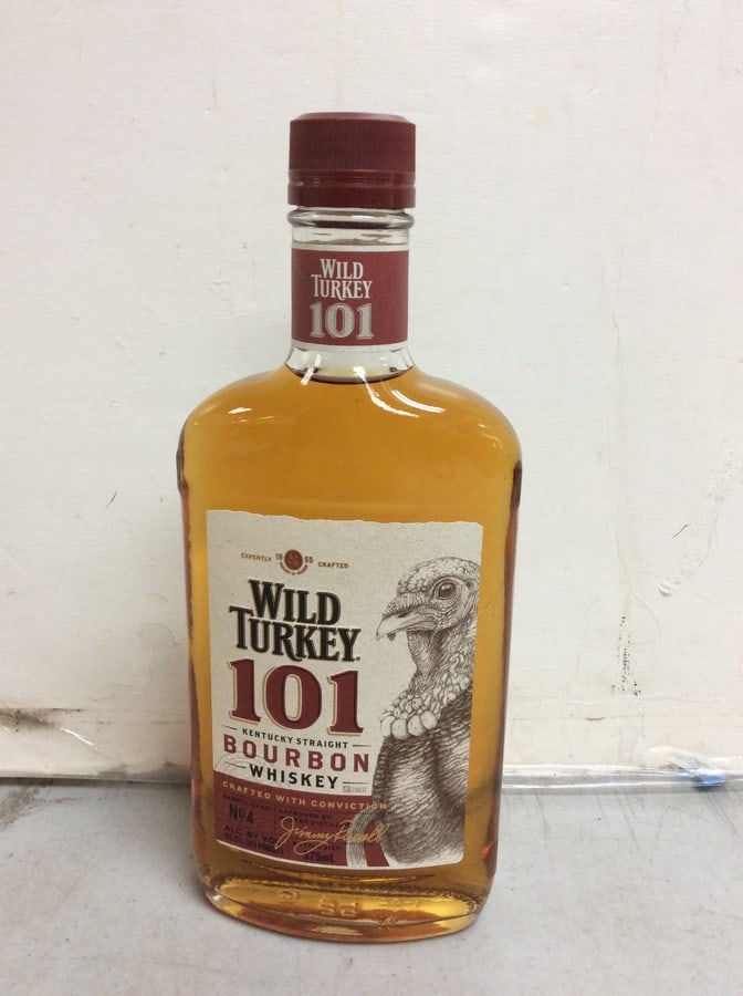 Wild Turkey 101 Kentucky Straight bourbon whiskey(375mL) (1 of 1)