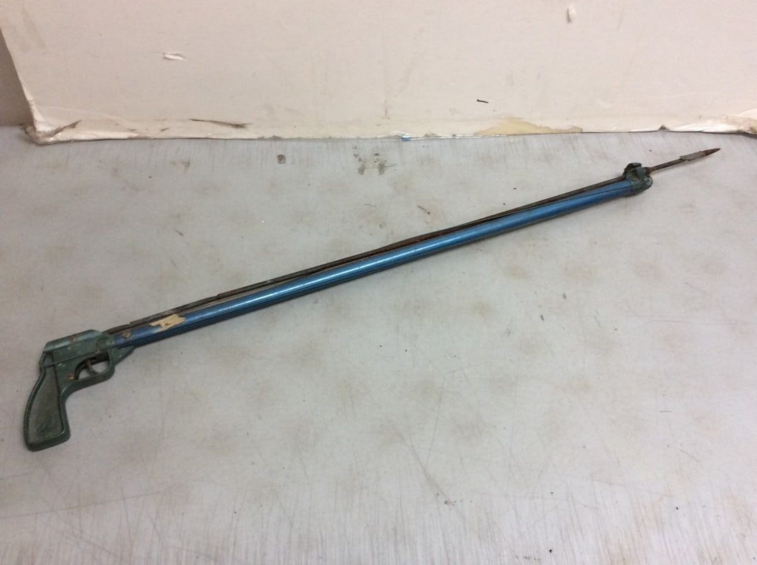 Espadon Spear Gun *Unknown Working Condition* (40.75in): Espadon Spear Gun *Unknown Working Condition* (40.75in)