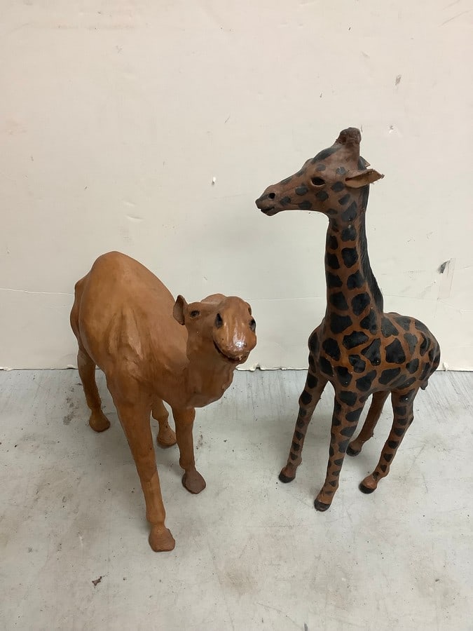 Camel and giraffe statues(tallest 15.5in.): Camel and giraffe statues(tallest 15.5in.)