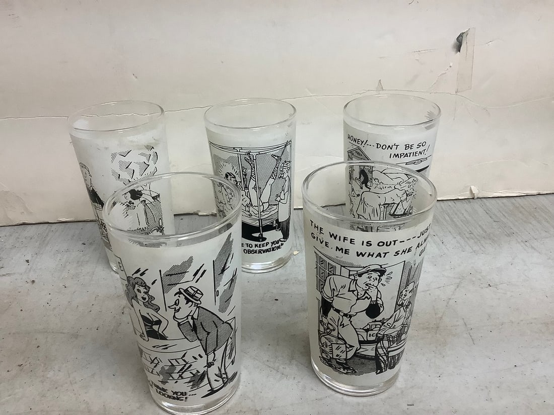 Cartoon drinking glasses(5.25in.tall): Cartoon drinking glasses(5.25in.tall)