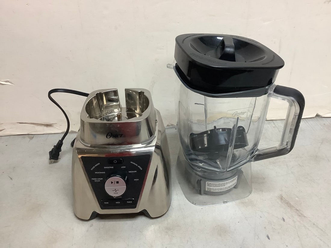 Oster high powered blender (like new condition) (1 of 1)