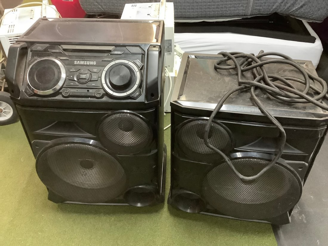 Samsung premium Hi-fi component audio system(model no:MX-HS8500) and speaker systems(model (1 of 1)
