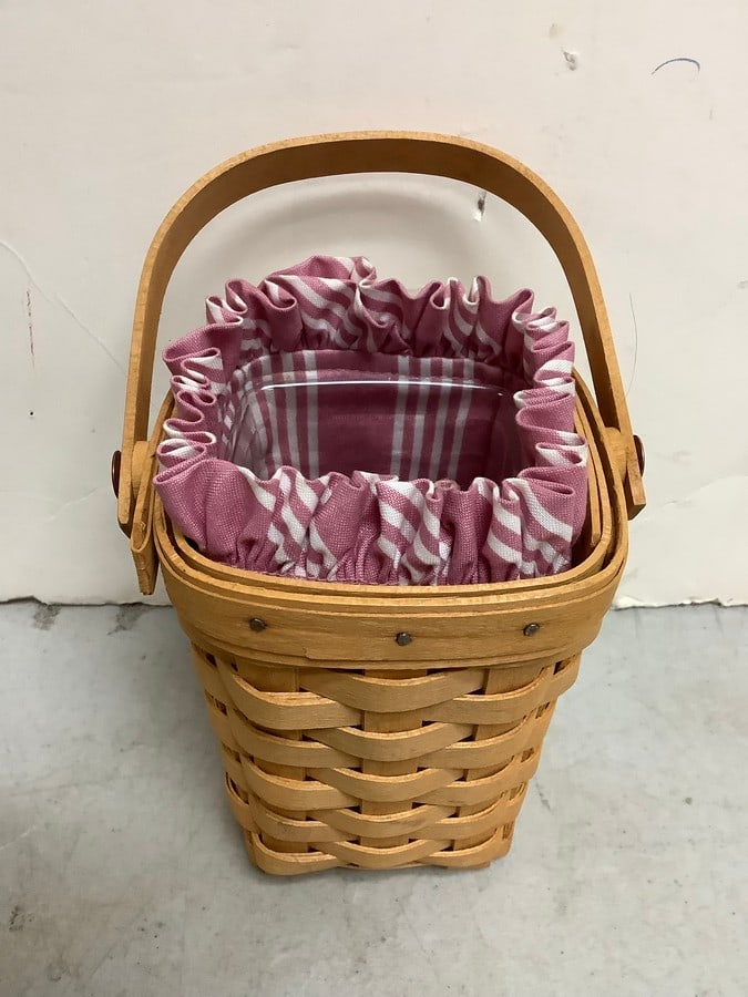 Small Longaberger Basket Signed '98 Cloth & Plastic Linen (Mint Cond.) (1 of 1)