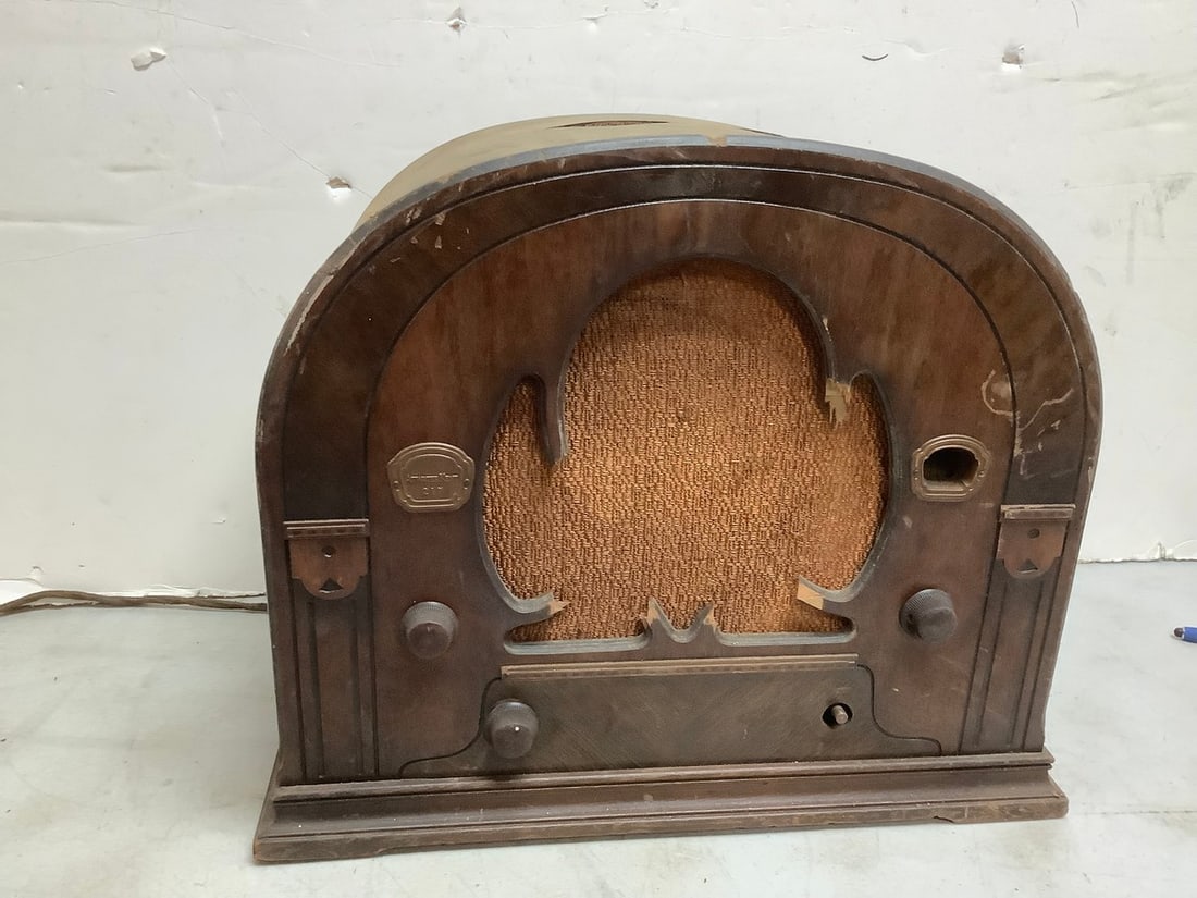 Vintage Atwater Kent radio(13.75in.tall-cut wire): Vintage Atwater Kent radio(13.75in.tall-cut wire)