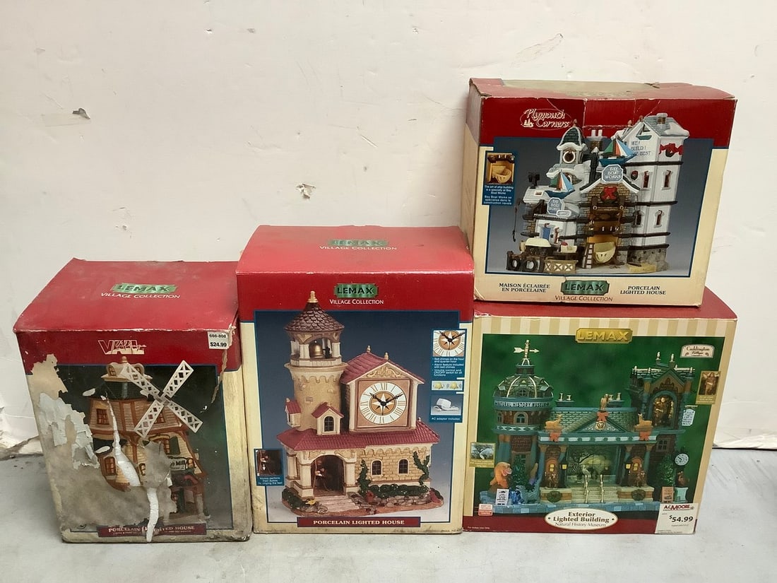 Lemax collectibles in boxes(village collections): Lemax collectibles in boxes(village collections)
