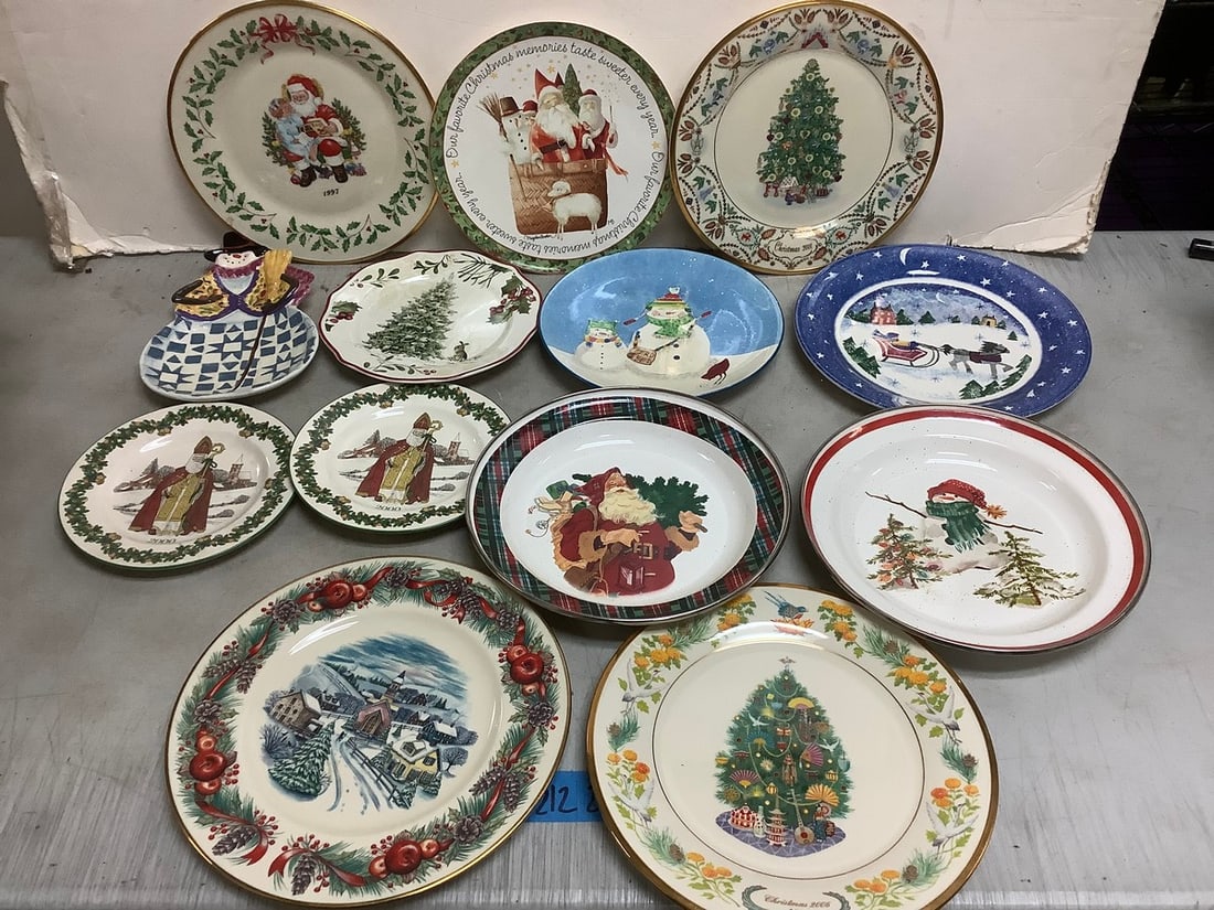 Vintage decorative Christmas plates(Lenox, Spode, and more): Vintage decorative Christmas plates(Lenox, Spode, and more)