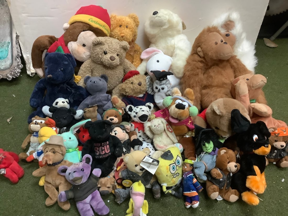 Vintage Dolls (Beanie Babies, Harley Davidson and more): Vintage Dolls (Beanie Babies, Harley Davidson and more)
