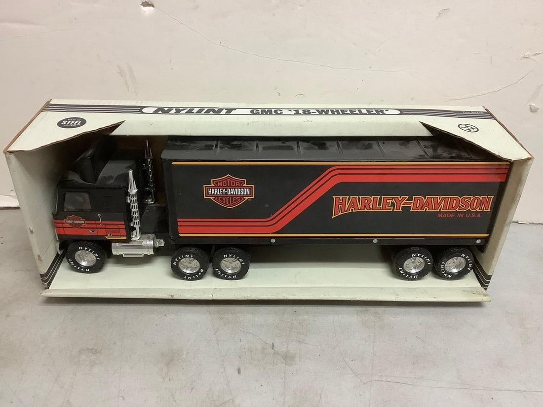 Harley Davidson Truck - GMC 18 Wheeler (1 of 1)