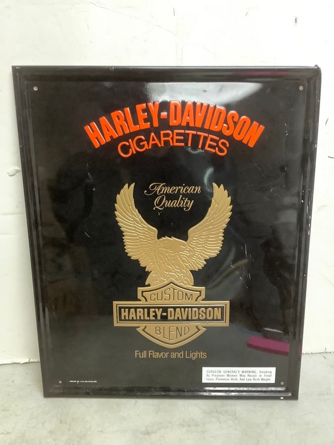 Harley-Davidson cigarettes wall decor(17.5in.x21.5in.): Harley-Davidson cigarettes wall decor(17.5in.x21.5in.)
