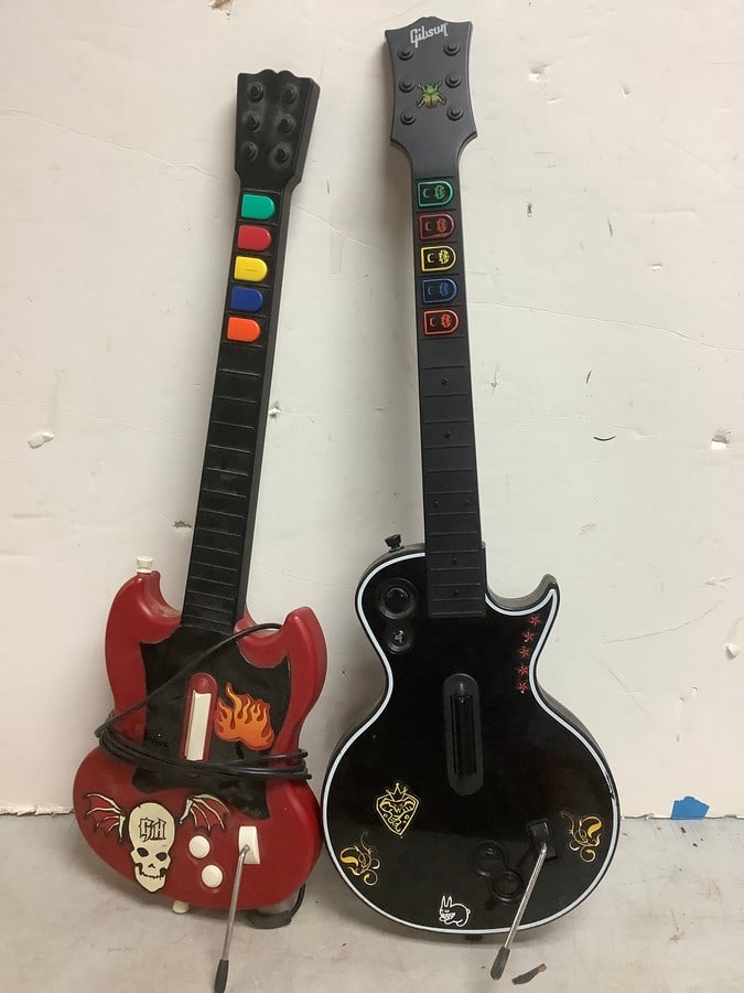 Guitar Hero set of 2 guitars: Guitar Hero set of 2 guitars